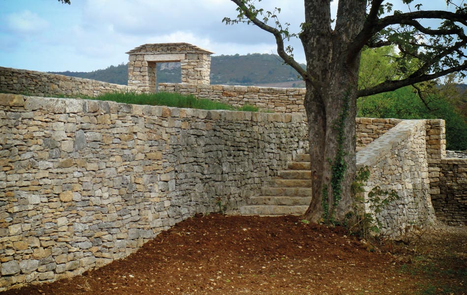 Murs de pierre à Chassagne Montrachet- Association Sentiers - Dijon